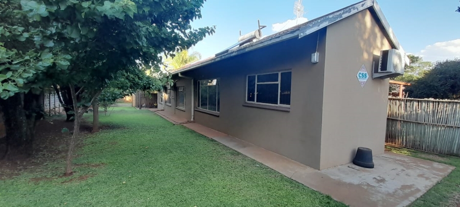 4 Bedroom Property for Sale in Wilkoppies North West